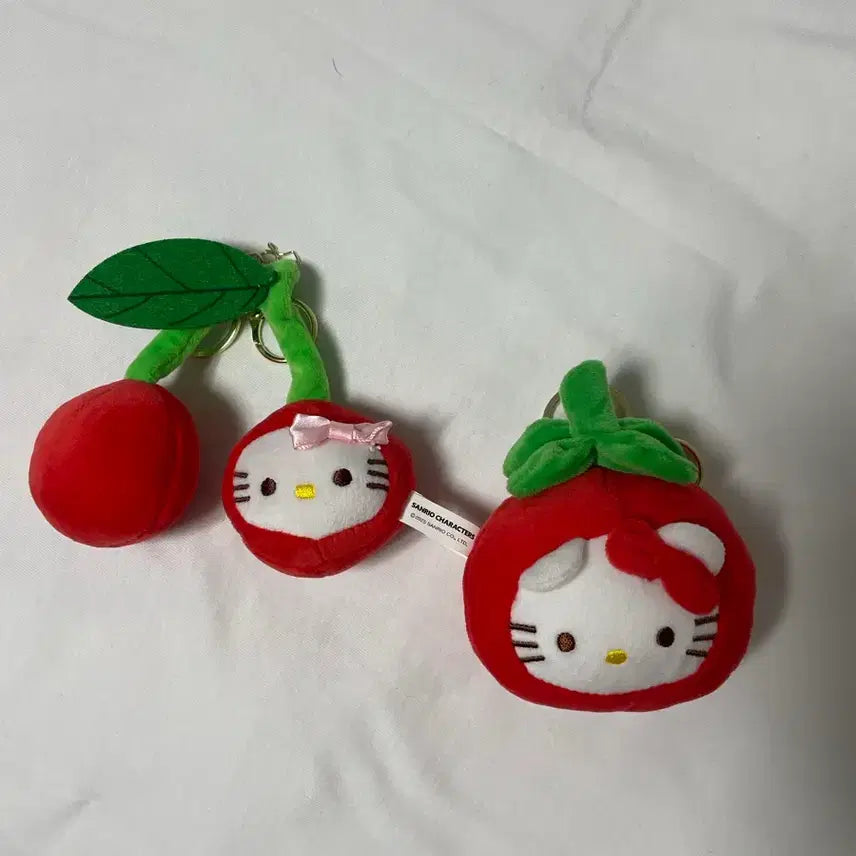 [BUNJANG] Hello Kitty Cherry Doll Keyring Bundle Set / 헬로키티 체리인형 키링 일괄