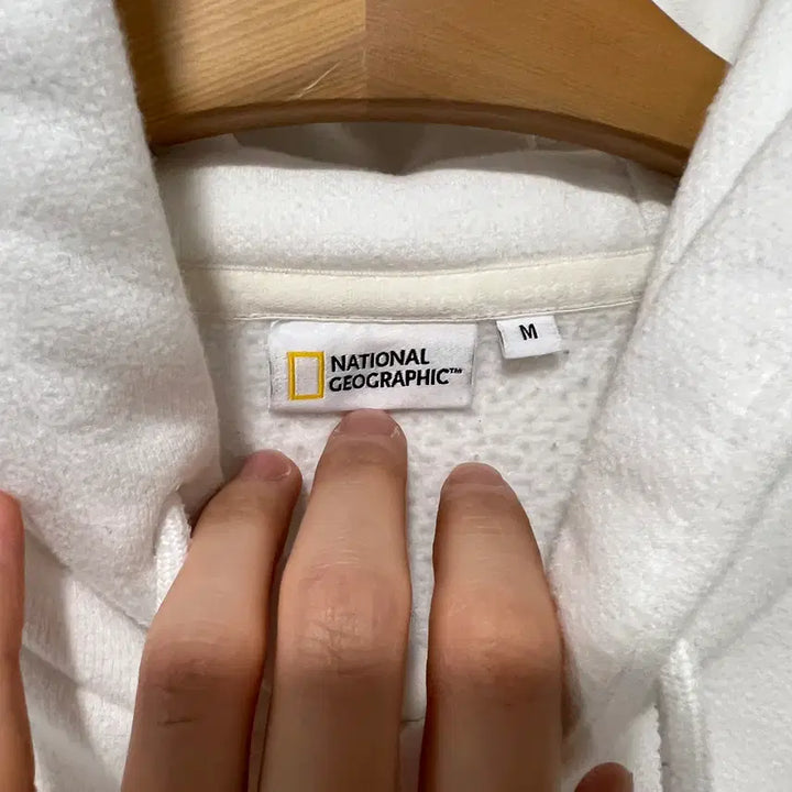 [BUNJANG] National Geographic Hoodie White / [National Geographic] 내셔널지오그래픽 후드티