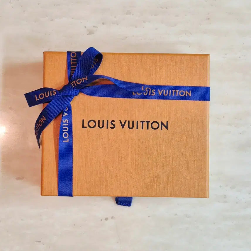 [BUNJANG] Louis Vuitton Box, Shopping Bag, and Ribbon Set / [백화점정품]루이비통 박스+쇼핑백+리본 풀구성품,루이비통 지갑,루이비통