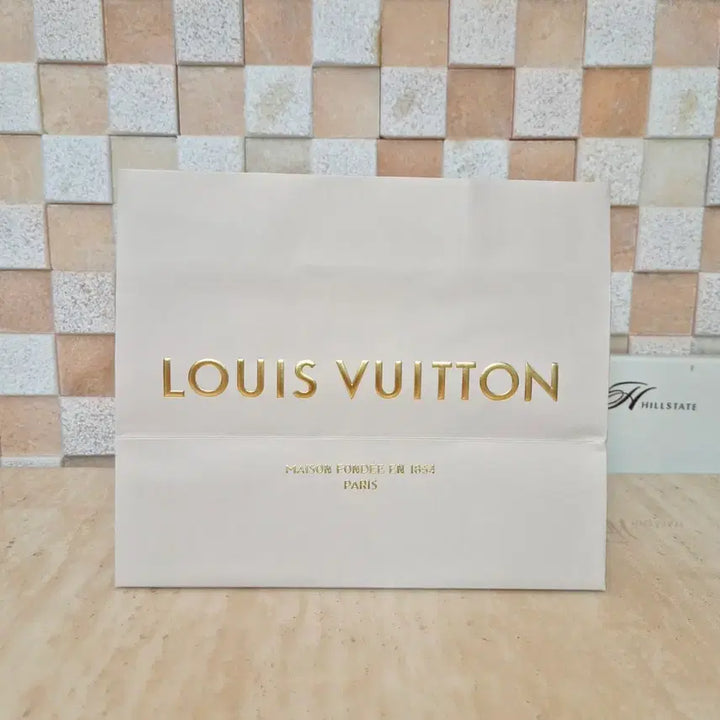 [BUNJANG] Louis Vuitton Box, Shopping Bag, and Ribbon Set / [백화점정품]루이비통 박스+쇼핑백+리본 풀구성품,루이비통 지갑,루이비통