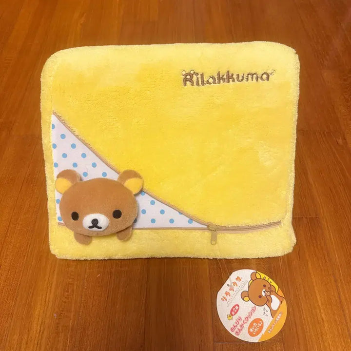 [BUNJANG] Rilakkuma Triangle Cushion / 리락쿠마 다용도 삼각쿠션