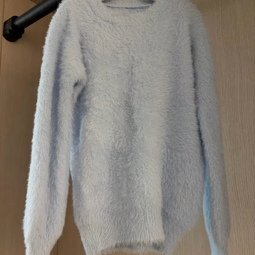 [BUNJANG] Common Unique Cloud Balloon Round Knit Sky Blue / [새상품] 커먼유니크 클라우드 벌룬 라운드 퍼니트 스카이블루