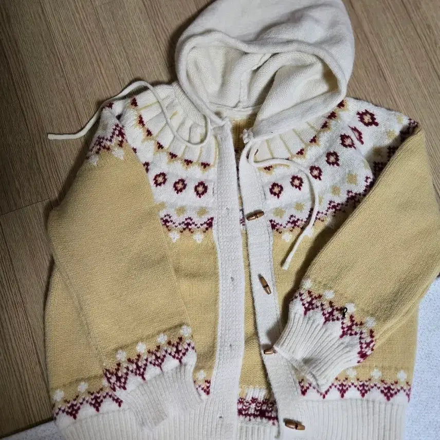 [BUNJANG] Hooded Knit Cardigan Yellow Pattern / 후드 니트 가디건 옐로우 패턴