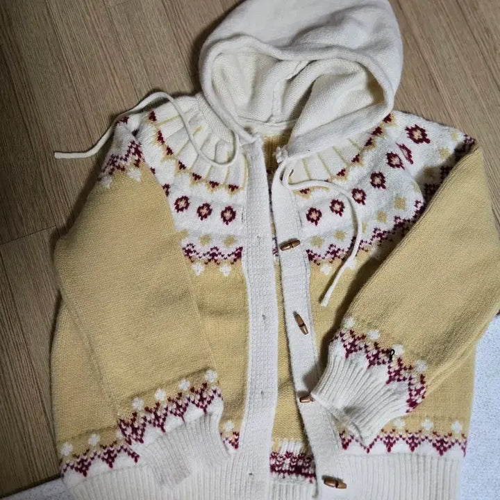[BUNJANG] Hooded Knit Cardigan Yellow Pattern / 후드 니트 가디건 옐로우 패턴