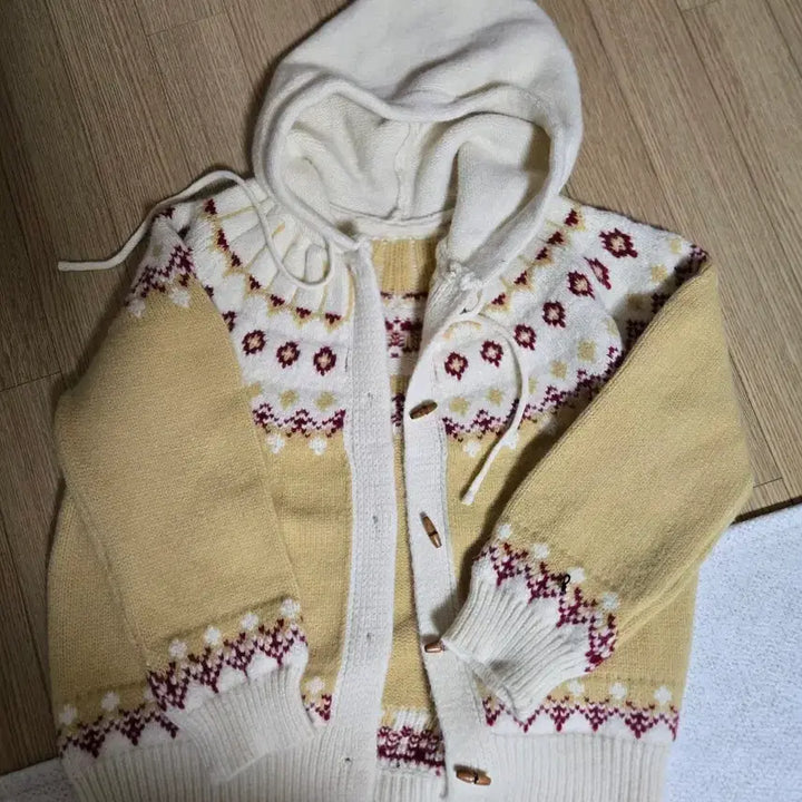 [BUNJANG] Hooded Knit Cardigan Yellow Pattern / 후드 니트 가디건 옐로우 패턴