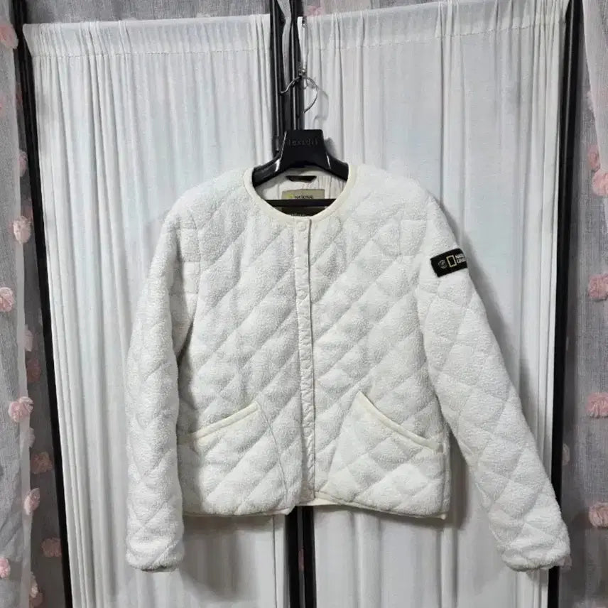 [BUNJANG] National Geographic Quilted Fleece Jacket White / 내셔널지오그래픽 뽀글이 퀼팅 자켓 화이트