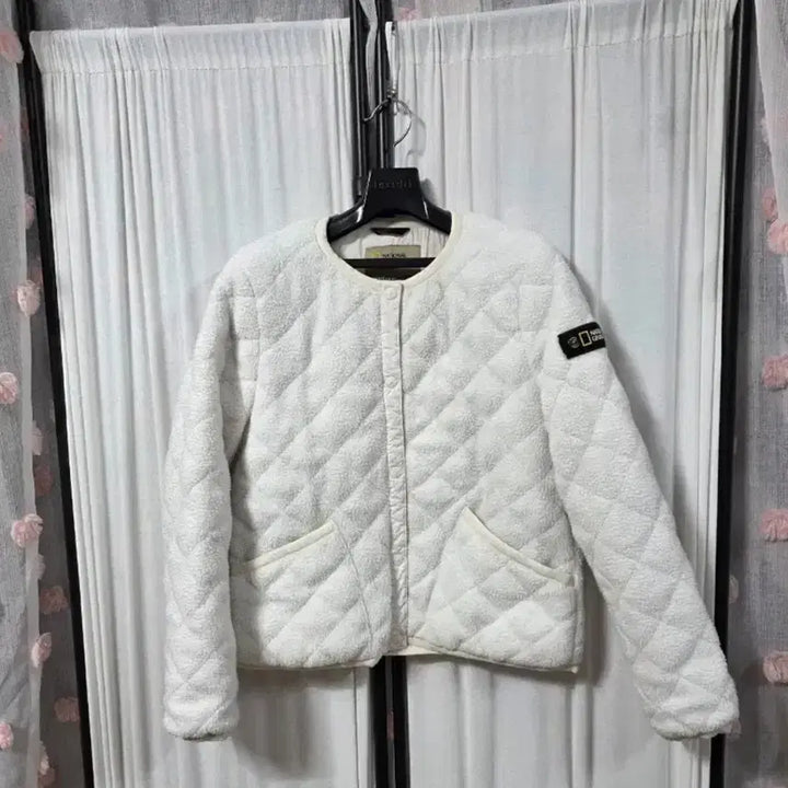 [BUNJANG] National Geographic Quilted Fleece Jacket White / 내셔널지오그래픽 뽀글이 퀼팅 자켓 화이트