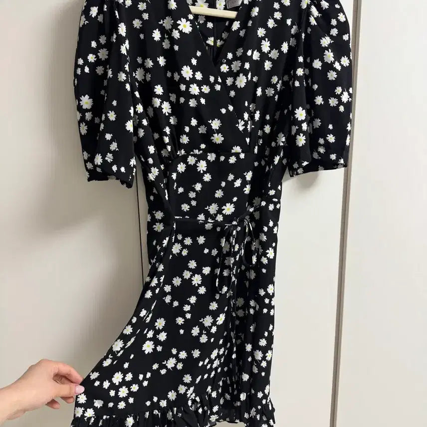 [BUNJANG] Black Daisy Flower Dress / 블랙 데이지 플라워 원피스