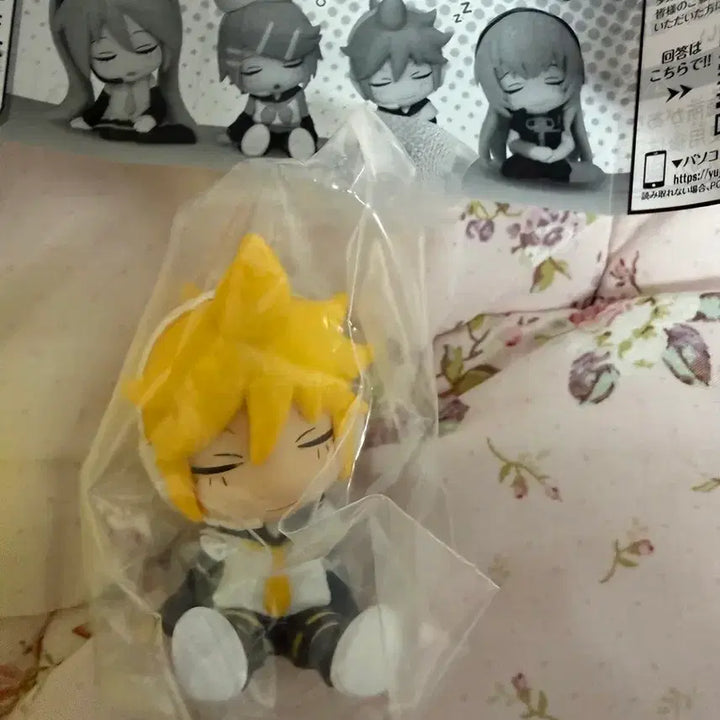 [BUNJANG] Takara Tomy Arts Vocaloid Kagamine Len Shoulder-bump Sleeping Figure / 타카라토미 아츠 보컬로이드 어깨쿵 잠자는 가챠 렌 카가미네