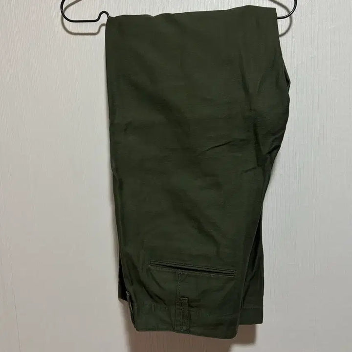 [BUNJANG] Musinsa Standard Satin Wide Officer Pants Khaki / 28) 무탠다드 백사틴 와이드 오피서 팬츠 카키