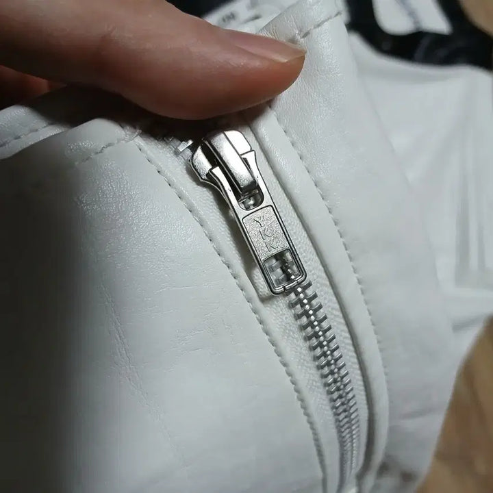 [BUNJANG] notknowing Cropped Leather Racing Jacket / 택붙은 미사용 notknowing 낫노잉 크롭 레더 레이싱 가죽 자켓