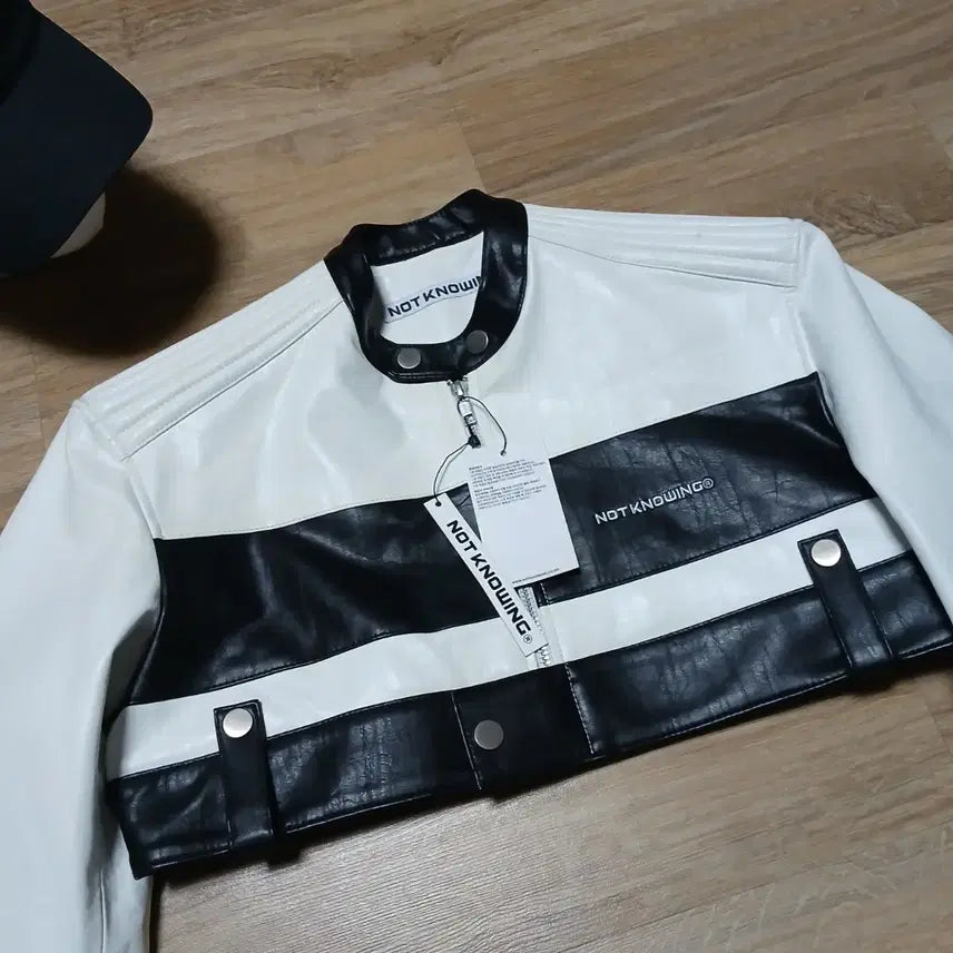 [BUNJANG] notknowing Cropped Leather Racing Jacket / 택붙은 미사용 notknowing 낫노잉 크롭 레더 레이싱 가죽 자켓