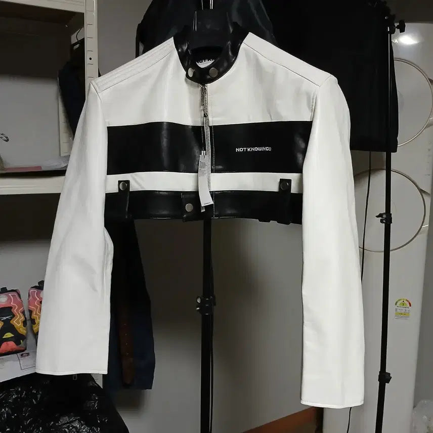 [BUNJANG] notknowing Cropped Leather Racing Jacket / 택붙은 미사용 notknowing 낫노잉 크롭 레더 레이싱 가죽 자켓