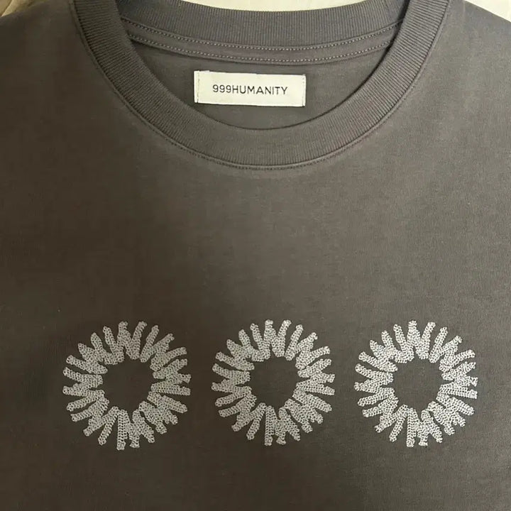 [BUNJANG] 999 Humanity EVD Logo Half T-Shirt Charcoal / 999휴머니티 EVD 로고 하프 티셔츠 차콜