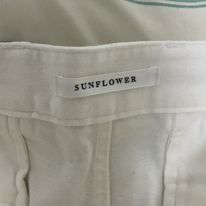 [BUNJANG] Sunflower Pleats Shorts / 선플라워 플리츠 쇼츠