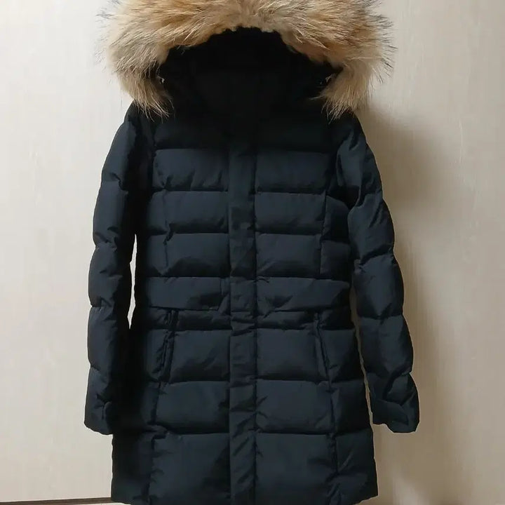 [BUNJANG] Lossom Studio Women's Raccoon Fur Goose Down Padding Jacket / 로썸 스튜디오 여성 라쿤퍼 구스다운 패딩 블랙 슬림핏