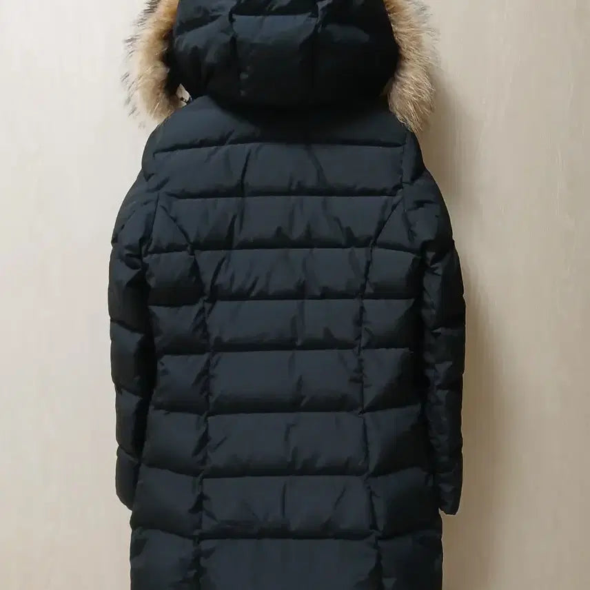 [BUNJANG] Lossom Studio Women's Raccoon Fur Goose Down Padding Jacket / 로썸 스튜디오 여성 라쿤퍼 구스다운 패딩 블랙 슬림핏