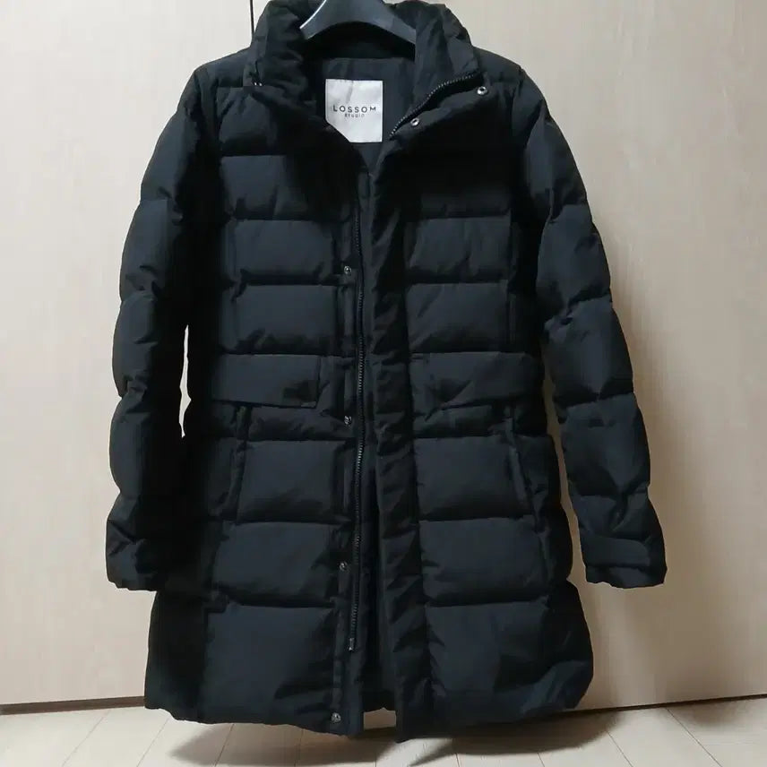 [BUNJANG] Lossom Studio Women's Raccoon Fur Goose Down Padding Jacket / 로썸 스튜디오 여성 라쿤퍼 구스다운 패딩 블랙 슬림핏