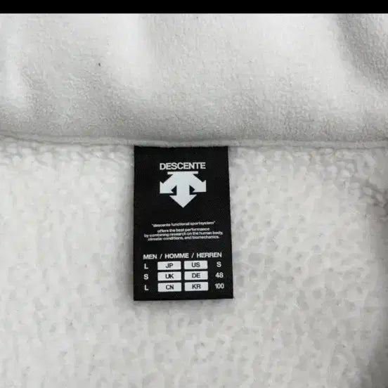 [SOLD OUT] 대상트 스위스 스키팀 후리스 L팝니다