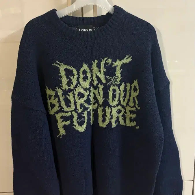 [BUNJANG] Ajobyajo Navy Knit Sweater / 아조바이아조 니트 ajobyajo