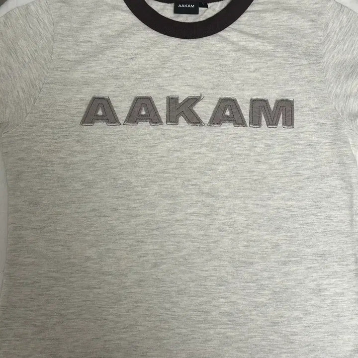 [SOLD OUT] 아캄 반팔  Logo Patch Ringer Top (Brown)