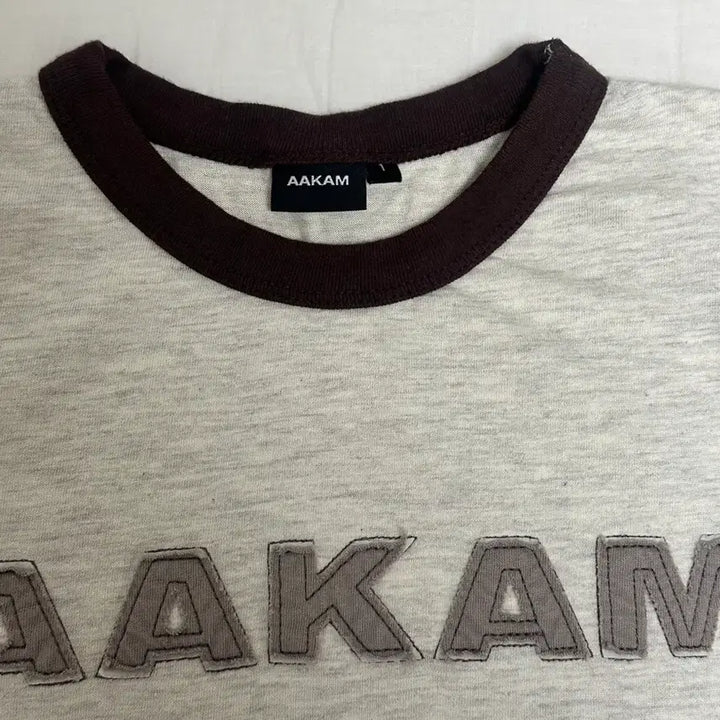 [SOLD OUT] 아캄 반팔  Logo Patch Ringer Top (Brown)