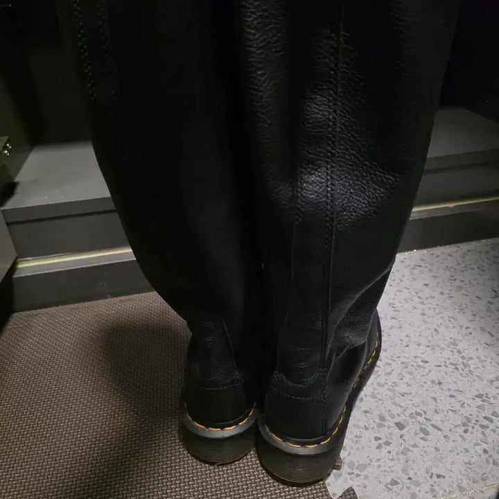 [BUNJANG] Dr. Martens 1B60 Virginia Black Boots / 닥터마틴 1B60 버지니아 블랙