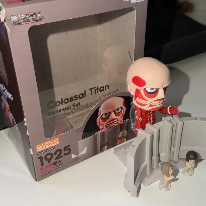 [BUNJANG] Attack on Titan Colossal Titan Nendoroid / 진격의거인 초대형거인 넨도로이드