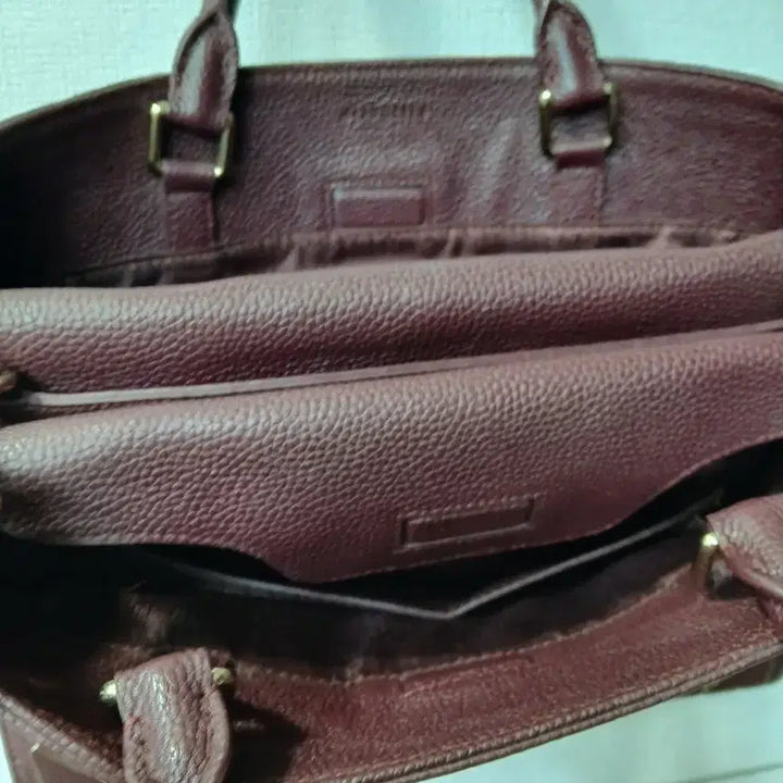 [BUNJANG] Metrocity Embossed Brown Shoulder Bag / 메트로시티 엠보 가방 브라운 숄더백