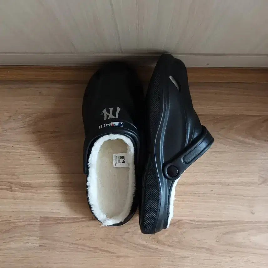 [BUNJANG] MLB Unisex Winter Slippers Sandals / MLB 방한 슬리퍼 샌들