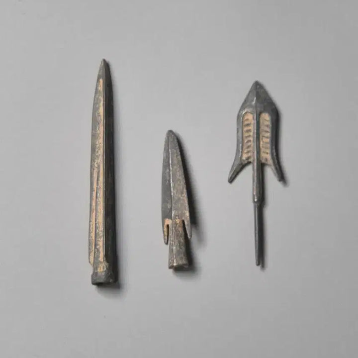 [BUNJANG] Unearthed Bronze Arrowheads (Set of 3) Antique / 출토 청동제 화살촉 3점 일괄 골동품 출토품 고미술품 청동기