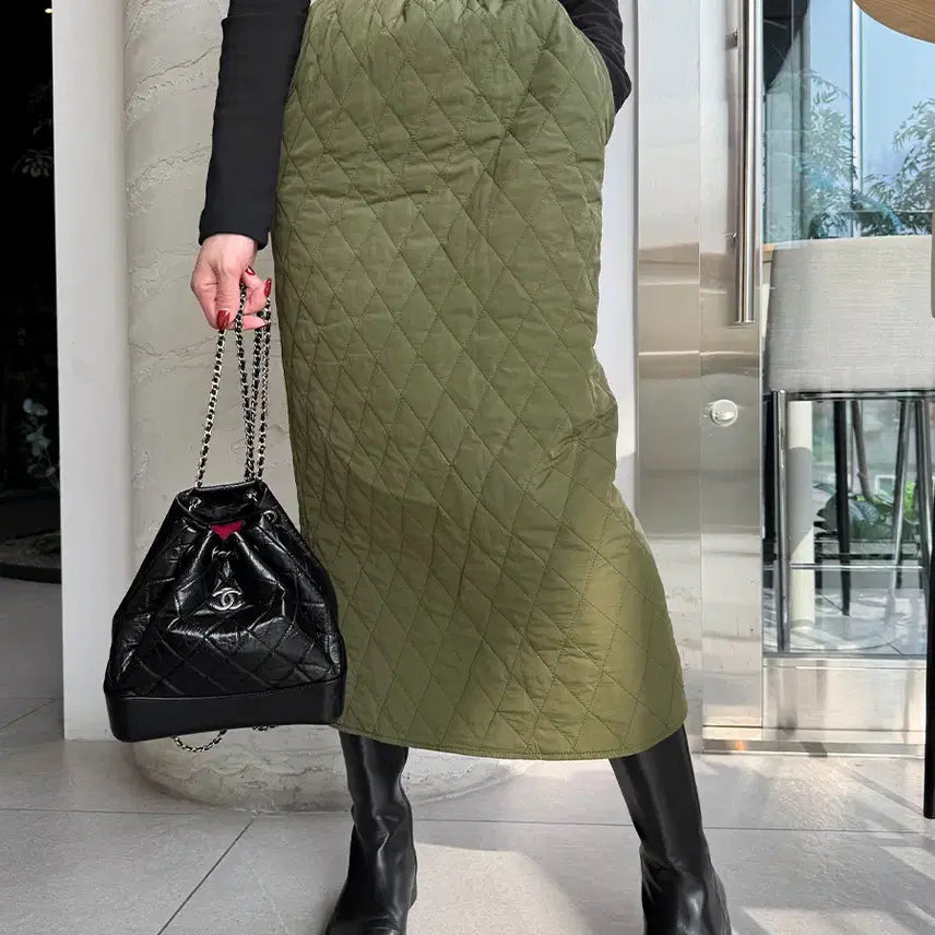 [BUNJANG] Quilted Long Skirt / 퀼팅스커트 뒷지퍼 뒷트임 롱스커트 겨울롱스커트