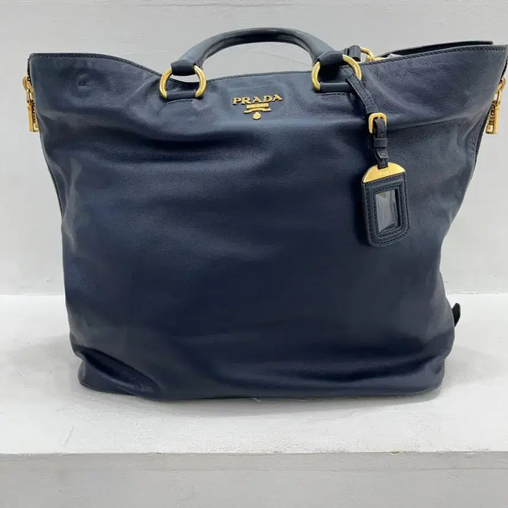 [BUNJANG] Prada Navy Leather Tote Bag / 프라다 네이비 금장 로고 가죽 토트백 정품