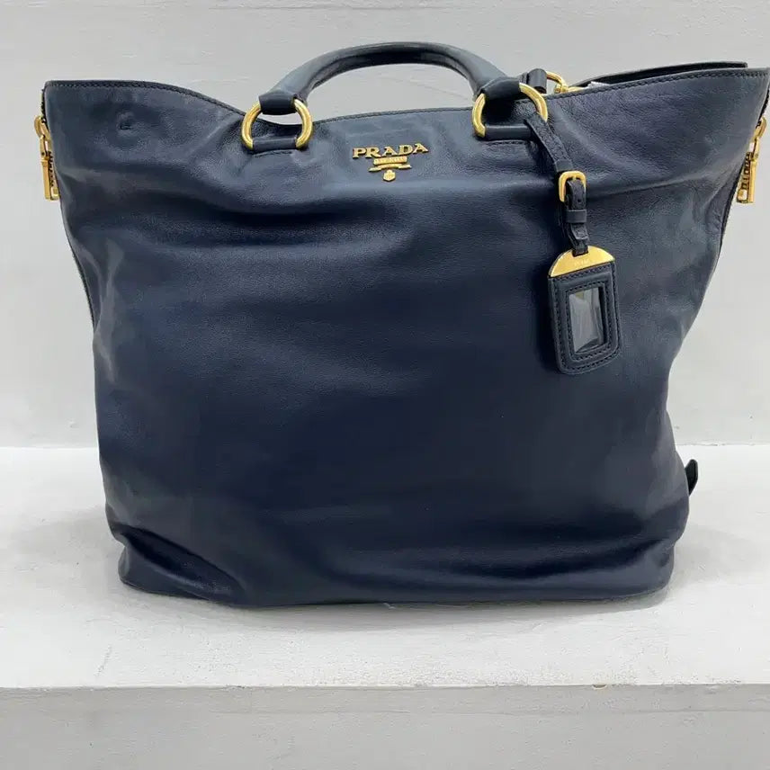[BUNJANG] Prada Navy Leather Tote Bag / 프라다 네이비 금장 로고 가죽 토트백 정품