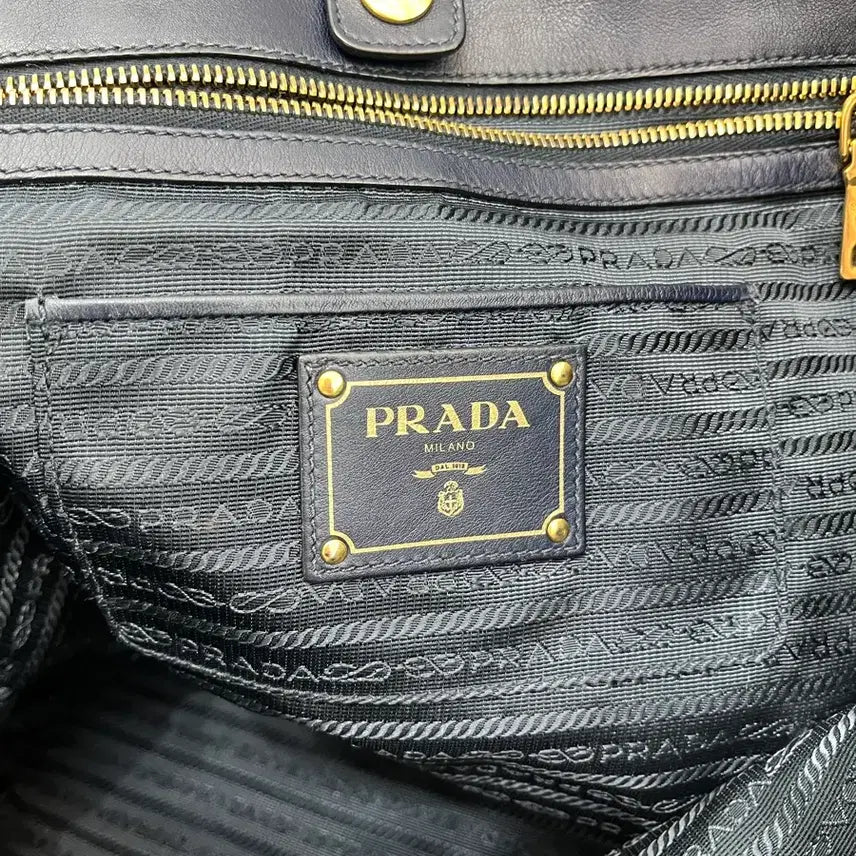 [BUNJANG] Prada Navy Leather Tote Bag / 프라다 네이비 금장 로고 가죽 토트백 정품