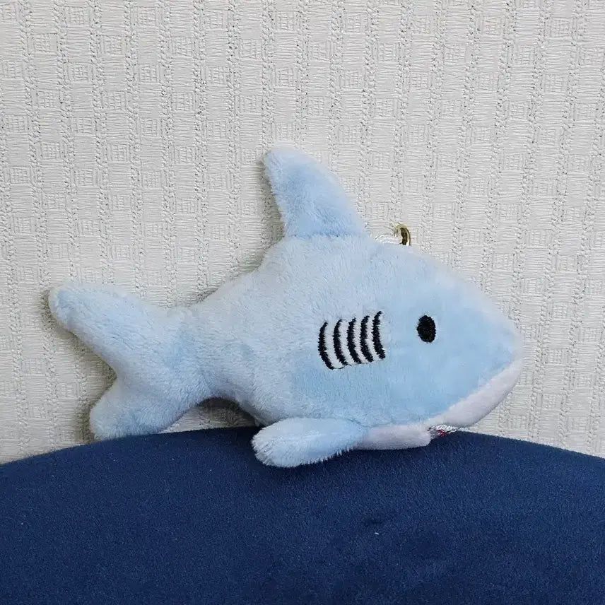 [BUNJANG] Shark Plushie Keychain / 상어 인형 키링