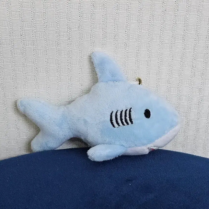 [BUNJANG] Shark Plushie Keychain / 상어 인형 키링