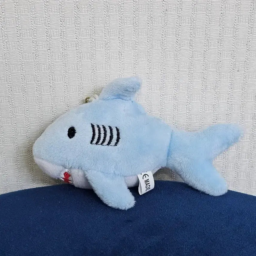 [BUNJANG] Shark Plushie Keychain / 상어 인형 키링