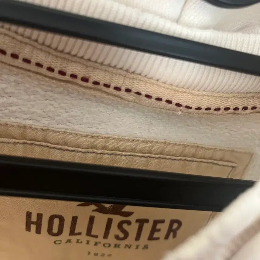 [BUNJANG] Hollister Spell Logo White Hoodie [S] / 극희귀 홀리스터 스펠로고 화이트 후드티 [S]