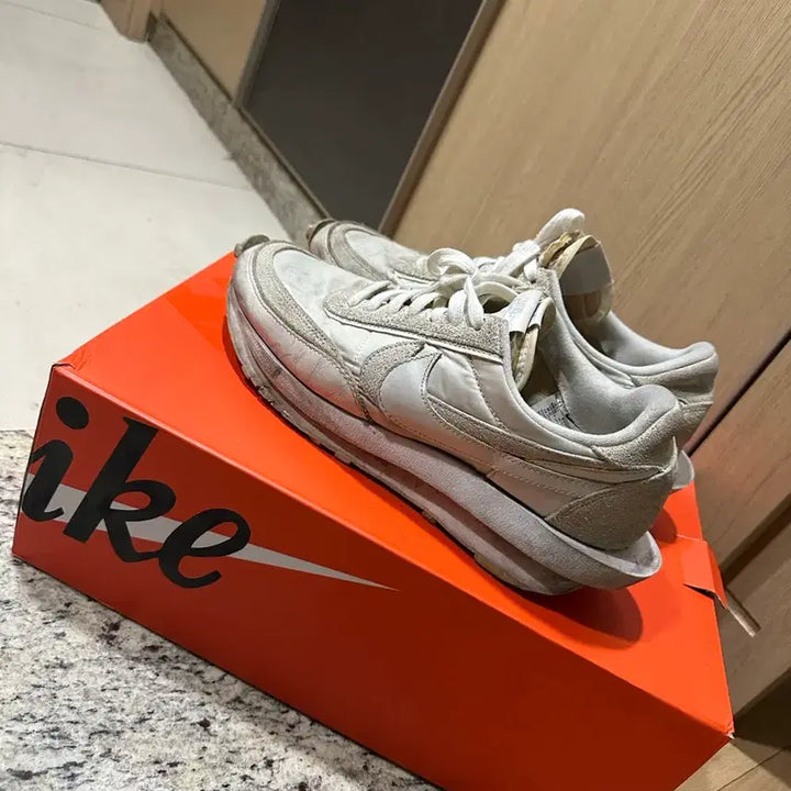 [BUNJANG] Nike Sacai Nylon White Sneakers / 나이키 사카이 나일론화이트 275