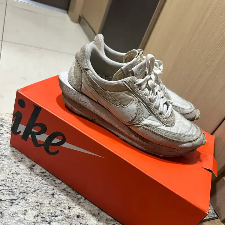 [BUNJANG] Nike Sacai Nylon White Sneakers / 나이키 사카이 나일론화이트 275