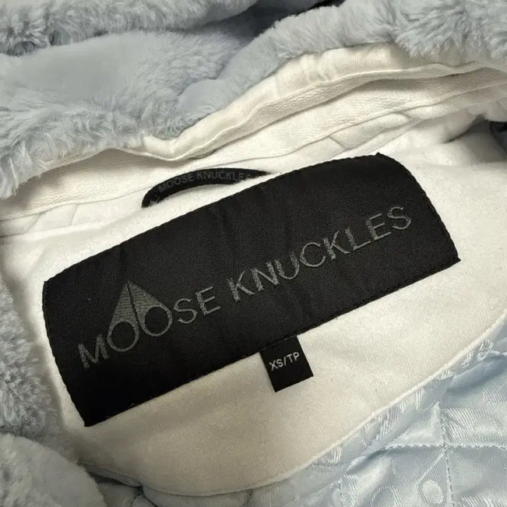 [BUNJANG] Moose Knuckles Bunny Sweater White Women&