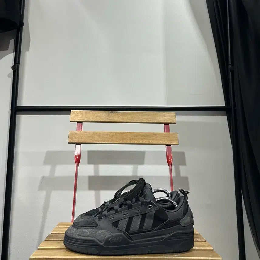 [BUNJANG] Adidas Triple Black Sneakers / 265) 아디다스 운동화 남성 남자 신발 아디 2000 트리플 블랙