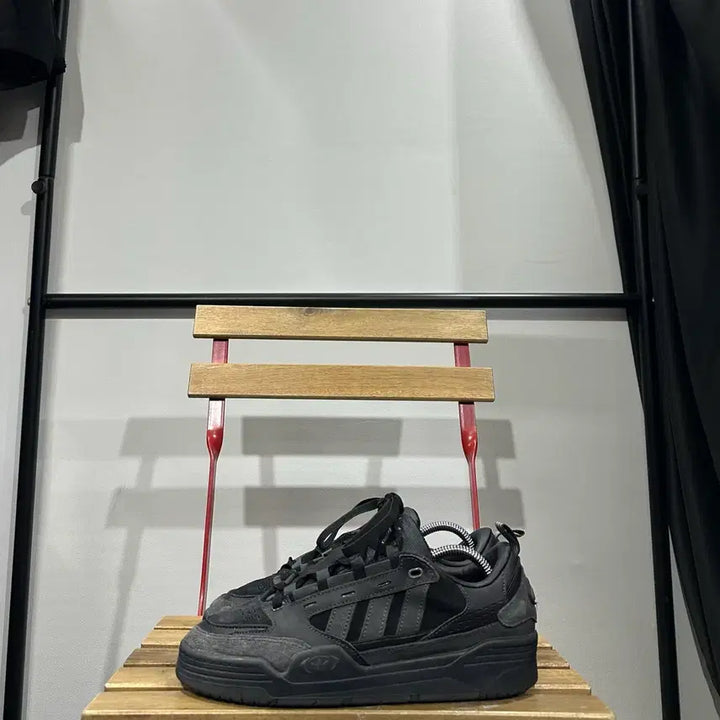[BUNJANG] Adidas Triple Black Sneakers / 265) 아디다스 운동화 남성 남자 신발 아디 2000 트리플 블랙