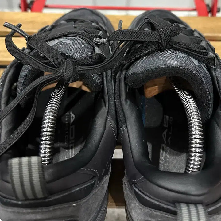 [BUNJANG] Adidas Triple Black Sneakers / 265) 아디다스 운동화 남성 남자 신발 아디 2000 트리플 블랙