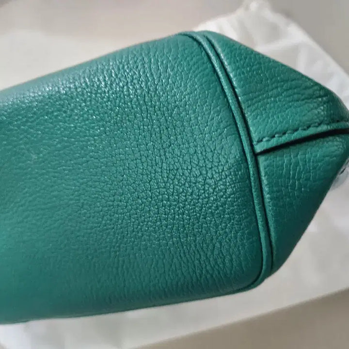 [BUNJANG] Miu Miu Green Leather Tote Bag / 미우미우 그린 레더 토트백