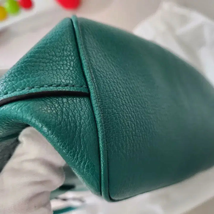 [BUNJANG] Miu Miu Green Leather Tote Bag / 미우미우 그린 레더 토트백