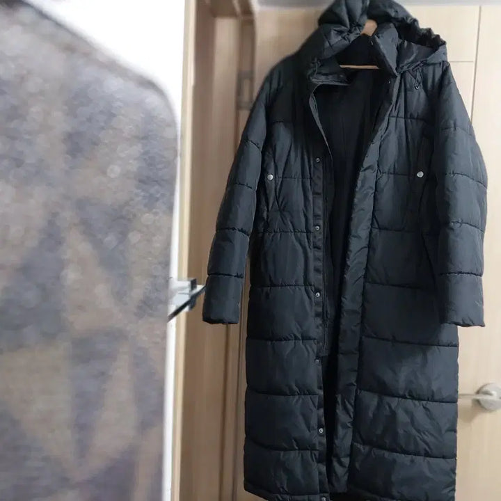 [BUNJANG] Black Long Hooded Padded Coat / 블랙 롱 후드 패딩 코트
