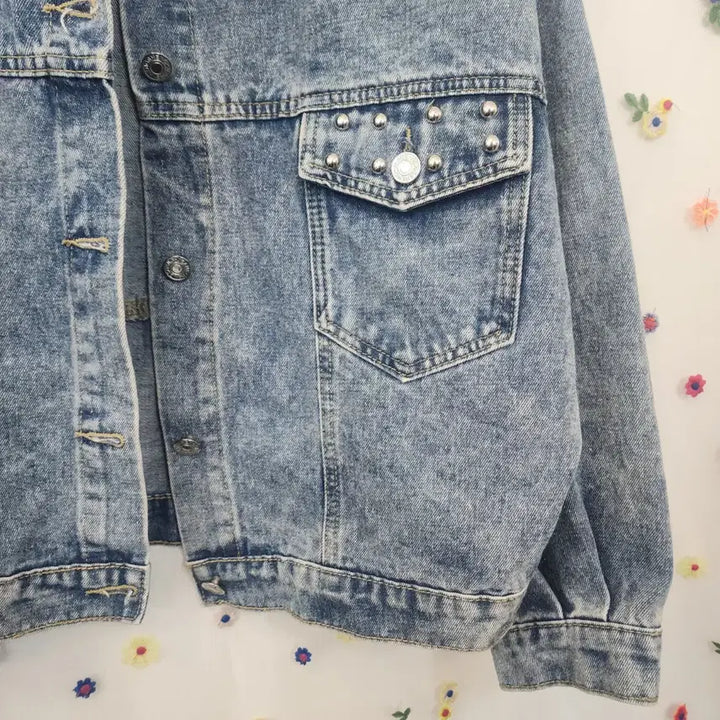[BUNJANG] The East Pocket Studded Denim Jacket / 더 이스트 포켓징장식 청자켓 free