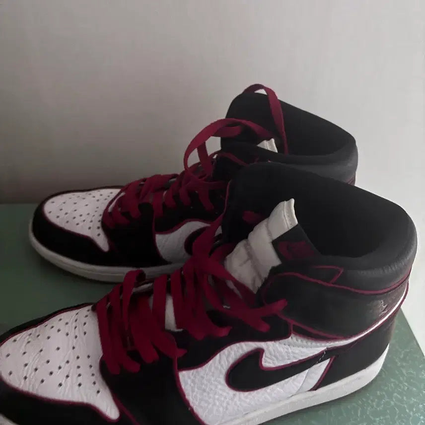 [BUNJANG] Nike Air Jordan 1 Bloodline / 나이키 에어 조던1 블러드라인